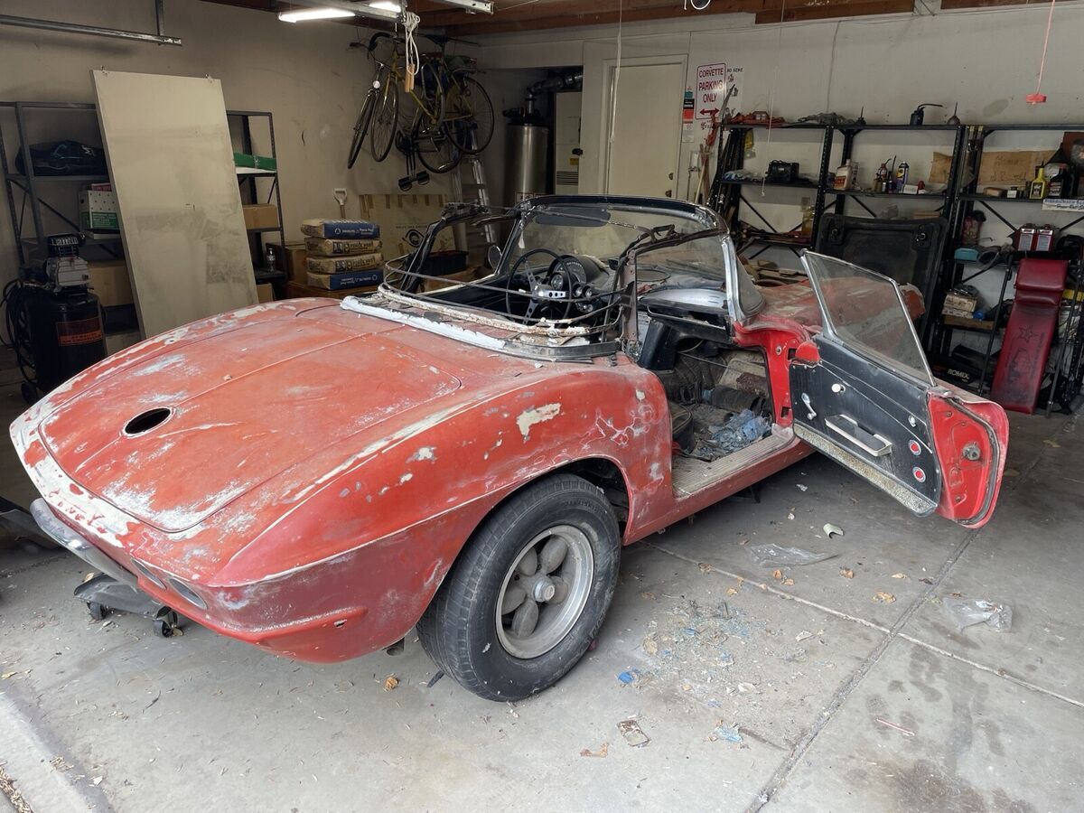 1962 chevrolet corvette red