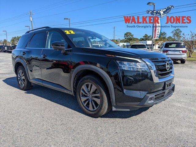 2022 nissan pathfinder sv