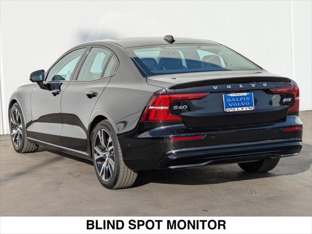 2024 volvo s60 b5 plus dark theme