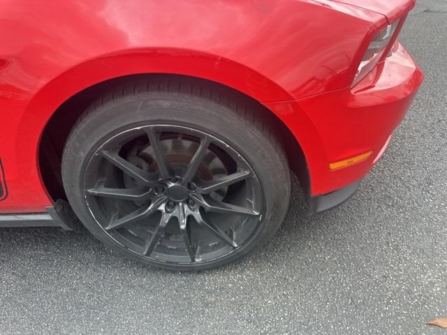 2011 ford mustang v6