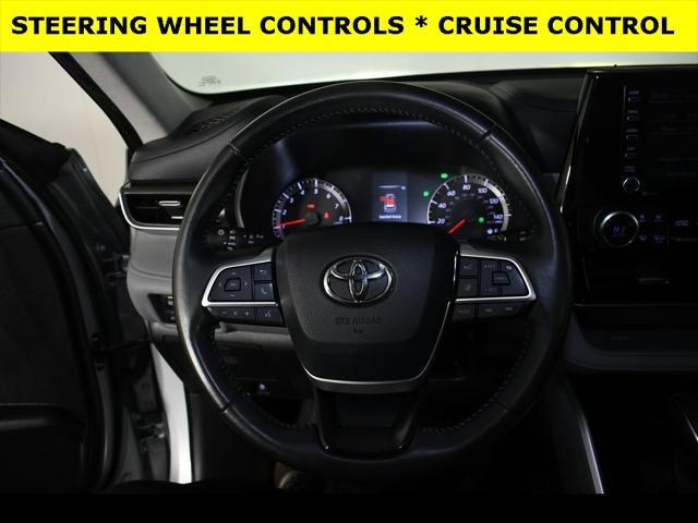2022 toyota highlander le