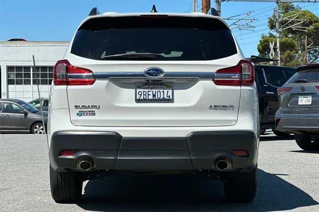 2022 subaru ascent premium 8-passenger