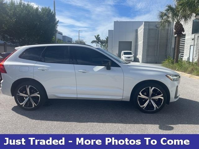 2023 volvo xc60 b5 ultimate dark theme