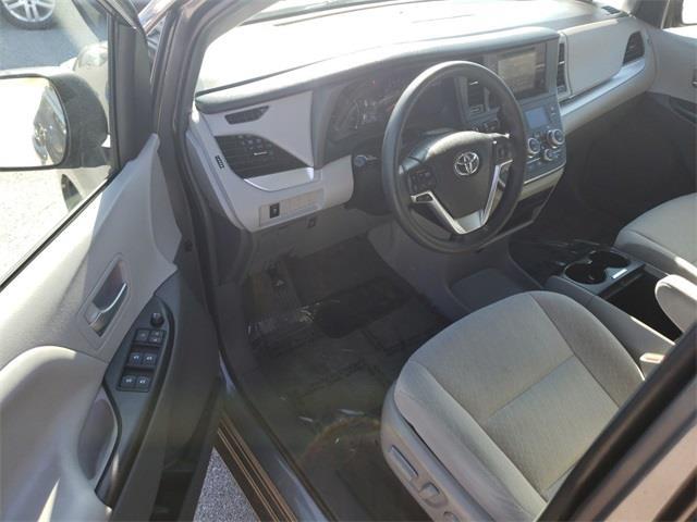 2017 toyota sienna le 7-passenger auto access seat le 7-passenger auto access seat 4dr mini-van for sale in bentonville, arkansas