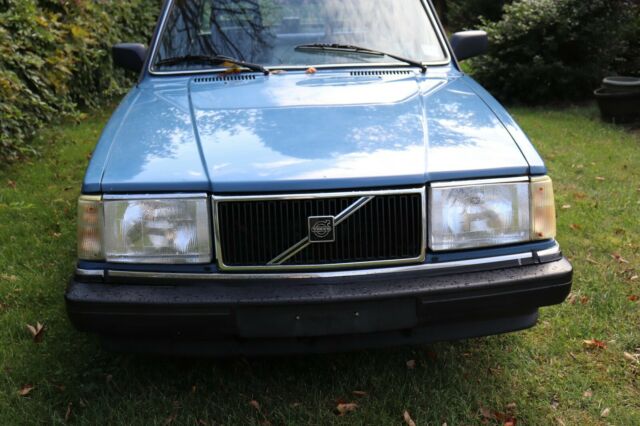 1986 volvo 240 sedan " big blue "