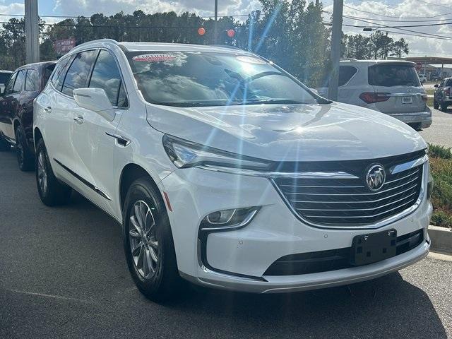 2023 buick enclave essence