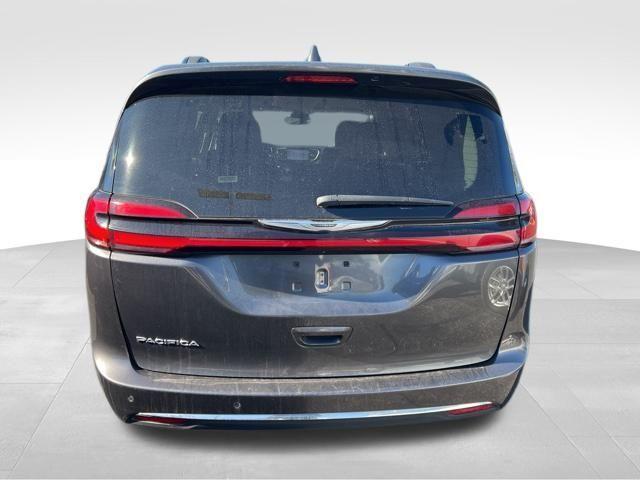 2022 chrysler pacifica touring-l