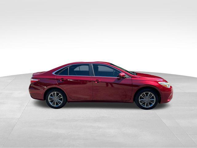 2016 toyota camry se