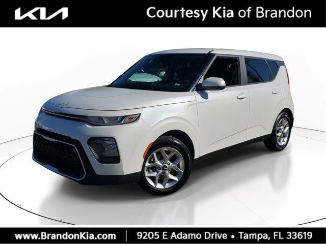 2022 kia soul lx