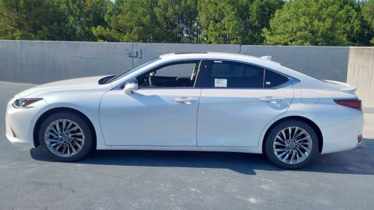 2024 Lexus ES 300h luxury