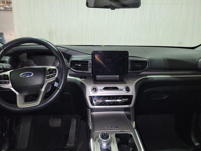 2022 ford explorer xlt