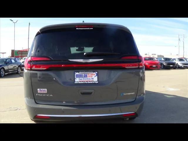 2022 chrysler pacifica hybrid touring l