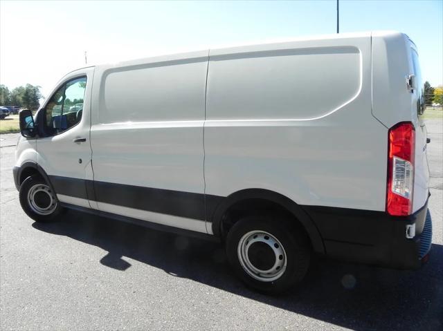 2020 ford transit-150 base
