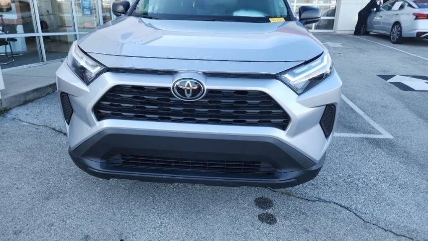 2023 toyota rav4 le