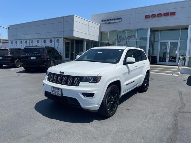 2022 jeep grand cherokee laredo