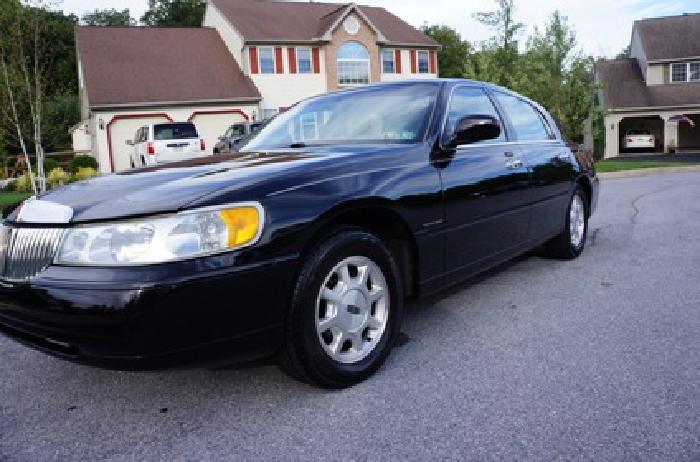 2002 lincoln town car in pottstown, pa