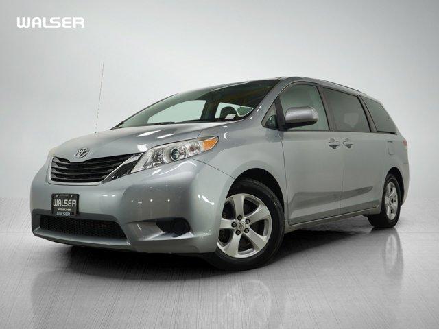 2014 toyota sienna le