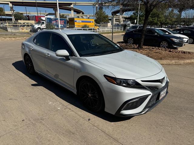 2022 toyota camry se