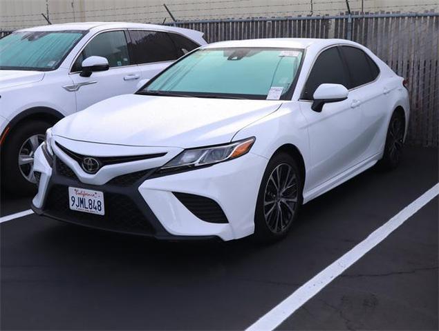 2020 toyota camry se