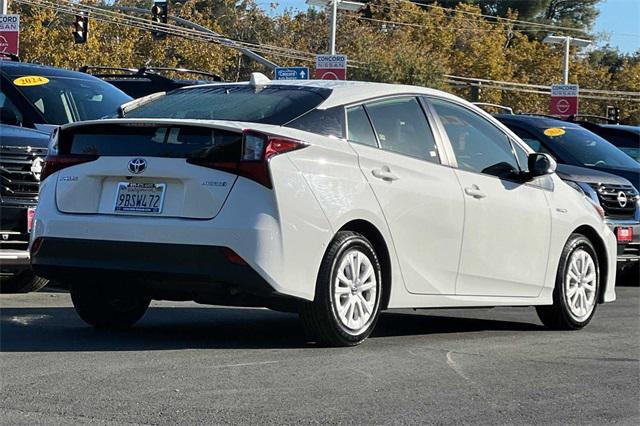 2022 toyota prius le