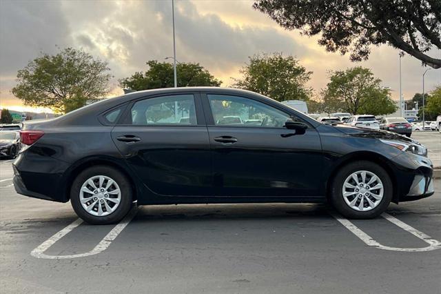 2024 kia forte lx