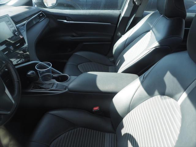 2022 toyota camry se