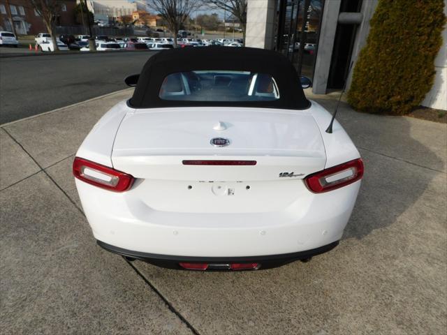 2017 fiat 124 spider base
