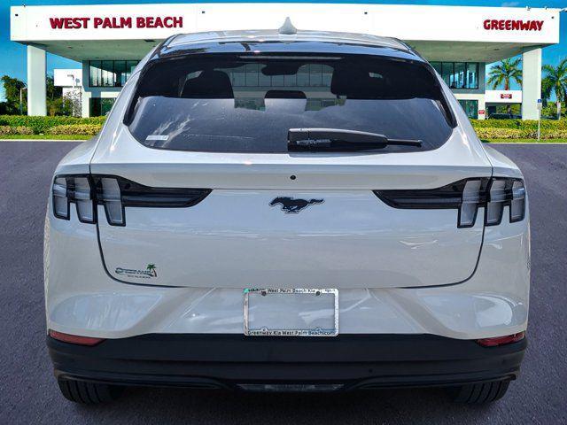 2022 ford mustang mach-e select