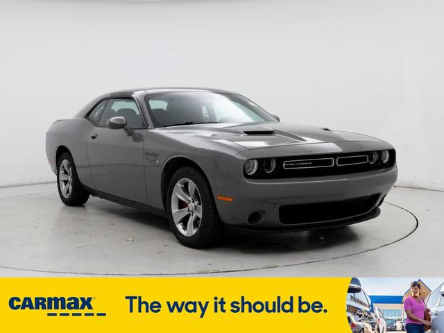 2019 dodge challenger sxt