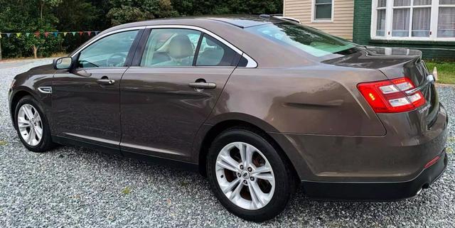 2016 ford taurus se