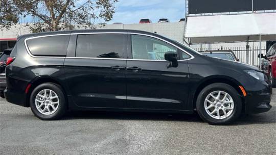 2022 Chrysler Voyager