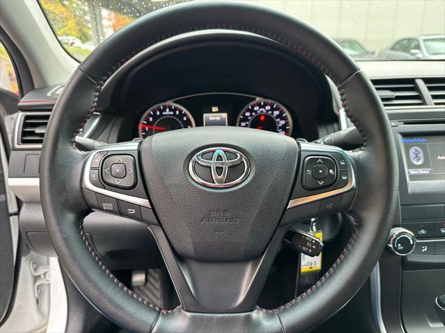 2016 toyota camry se