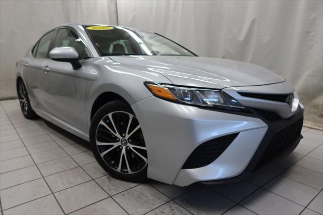2020 toyota camry se