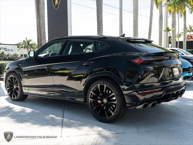 2022 lamborghini urus