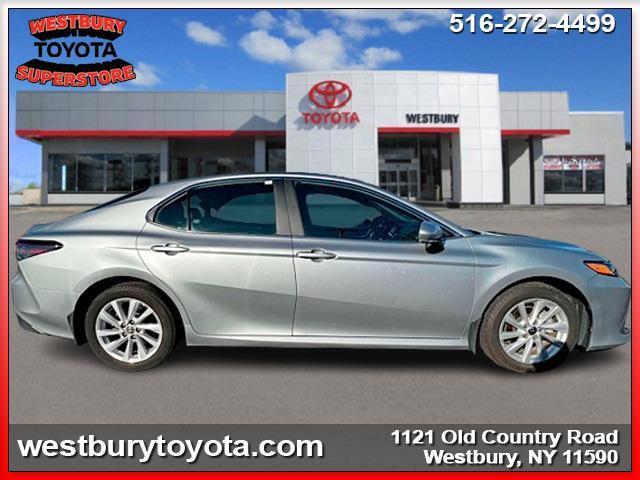2021 toyota camry le