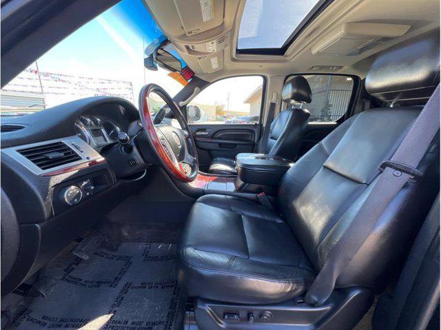 2011 cadillac escalade ext premium