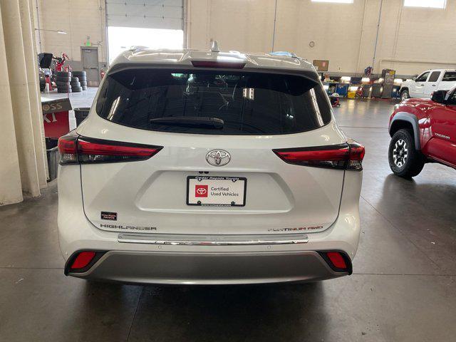 2022 toyota highlander platinum
