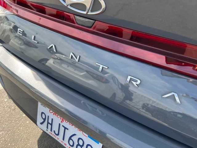 2023 hyundai elantra se