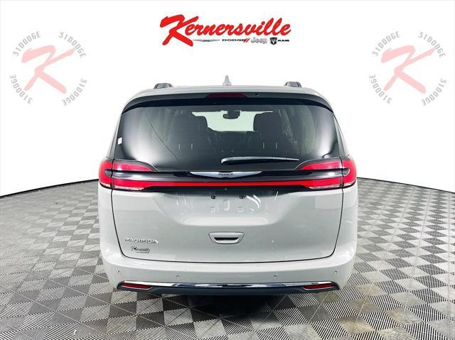 2022 chrysler pacifica touring l