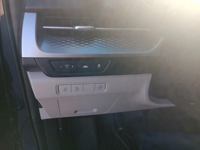 2023 kia carnival lx seat package