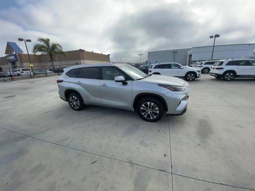 2023 toyota highlander