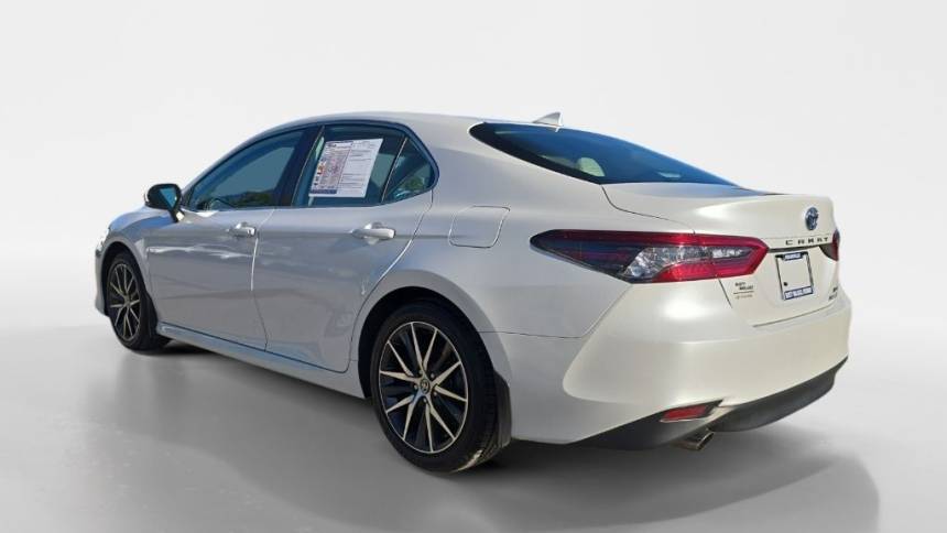 2022 toyota camry hybrid xle
