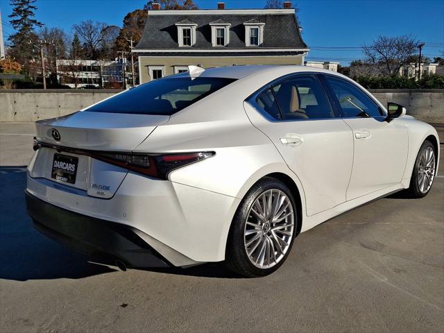 2022 lexus is 300 base