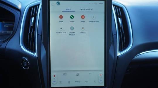 2022 Ford Edge titanium