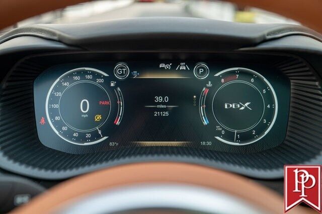 2021 aston martin dbx