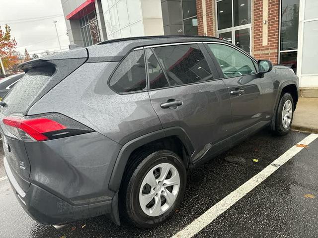 2021 toyota rav4 le