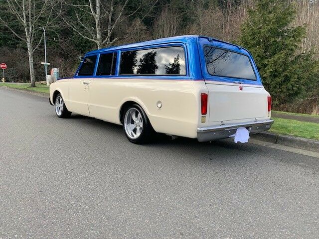 1972 chevrolet suburban. custom cruiser!!