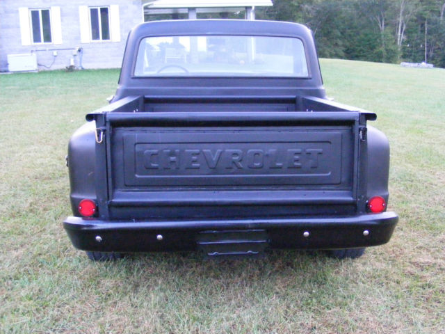 beautiful driver quality 69 stepside with thumper v-8 /custom interior/sound sys