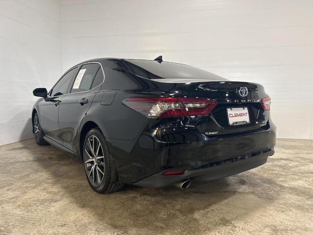2022 toyota camry hybrid xle