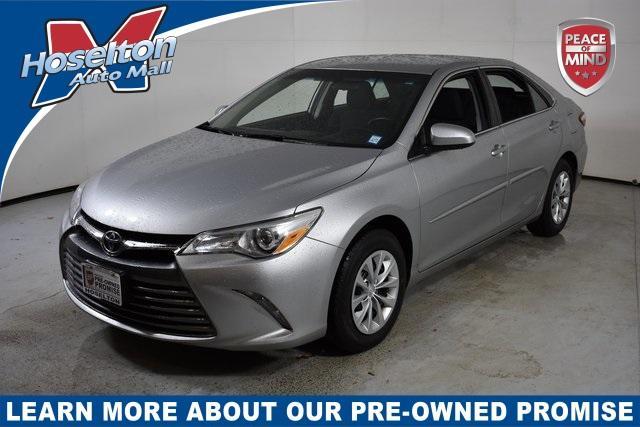 2017 toyota camry le
